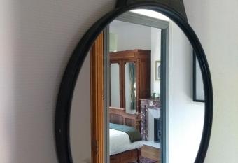 Number15 Guesthouse Carcassonne allows 18 year olds to book a room