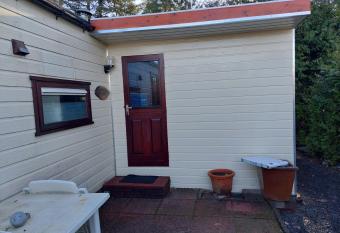 Huisje Mooijweer has Balcony rooms