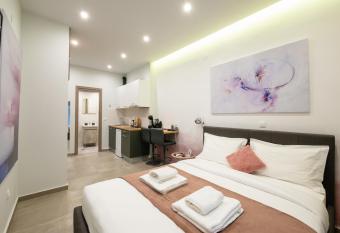 DK Mini Studio White Tower allows 18 year olds to book a room