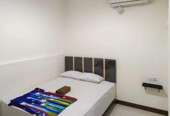 RedDoorz at Karangploso 2 allows 18 year olds to book a room
