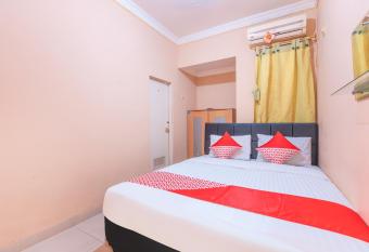 OYO 2765 Mulia Raja allows 18 year olds to book a room