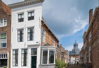 Logement de Spaerpot allows 18 year olds to book a room