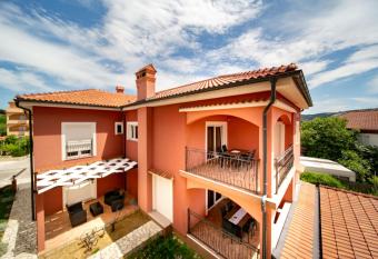 Apartment in Lopar with balcony, air conditioning, WiFi, washing machine (4885-2) has Smoking/Balcony rooms