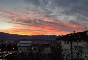 B&B Las Vegan has Balcony rooms