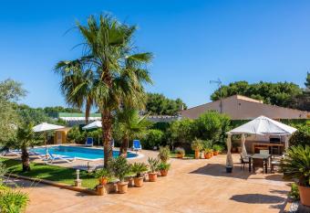 S oratge has Balcony rooms