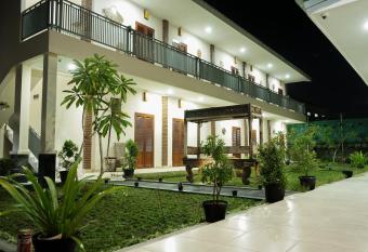 Naima Jiwo has Balcony rooms