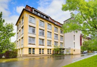 Hotel Alte Klavierfabrik Mei  en allows 18 year olds to book a room