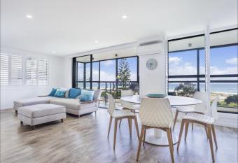 Kirra Waves has Balcony rooms