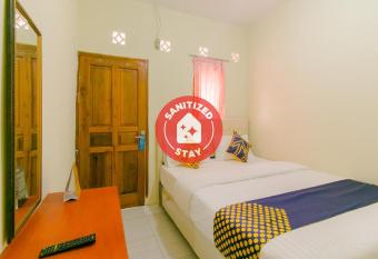SPOT ON 2750 Ayu Homestay Syariah allows 18 year olds to book a room