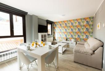 Apartamentos Tur  sticos San Lorenzo allows 18 year olds to book a room