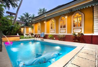 StayVista at Casa Vita has Balcony rooms