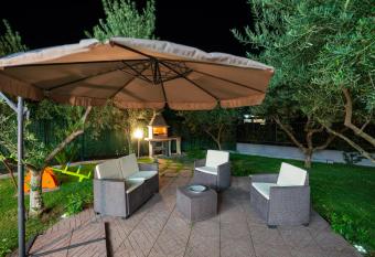 Sole e Luna OPEN SPACE for family has Balcony rooms