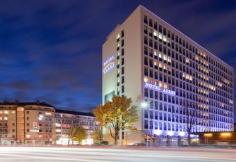 Hotel Asahi allows 18 year olds to book a room