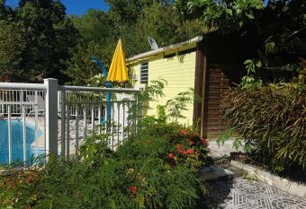 Ti kaz a Annick allows 18 year olds to book a room