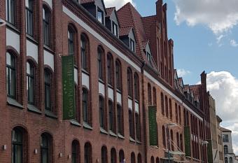 Grand Palace Hotel Hannover allows 18 year olds to book a room