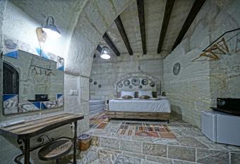 Arinna Cappadocia has rooms with a private hot tub