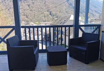 Appartement d une chambre avec balcon a Cauterets has Balcony rooms