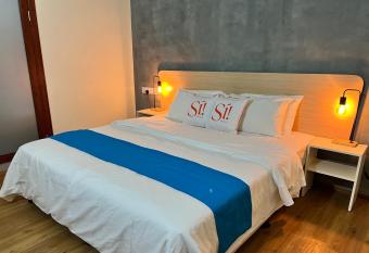 Si! Beach House has Balcony rooms