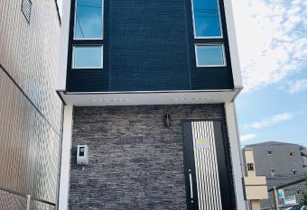          1                                           has Balcony rooms