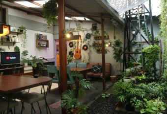 SEMERU HOSTEL MALANG has Balcony rooms