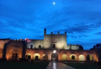 Departamento SOL y LUNA allows 18 year olds to book a room