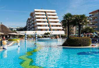 Aparthotel Holiday has Balcony rooms