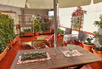 La Terraza has Balcony rooms