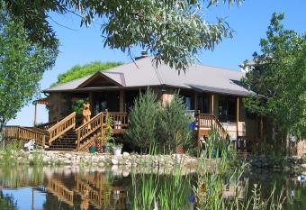 Starry Nights Ranch Bed & Breakfast has Balcony rooms