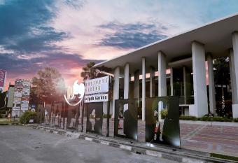1969 Business Suites @ Ipoh Garden has Balcony rooms