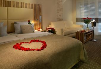 Parkhotel Oberhausen allows 18 year olds to book a room