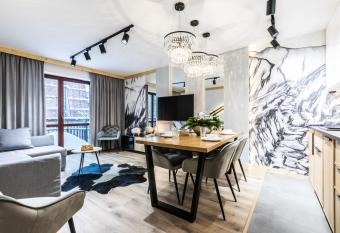 Apartament SKI has Balcony rooms