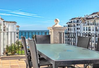 Beautiful seafront apartment at Marina Duquesa has Balcony rooms