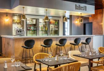 ibis Paris porte de Bercy allows 18 year olds to book a room