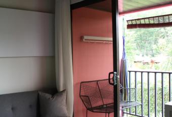 Hotel Daleese has Balcony rooms