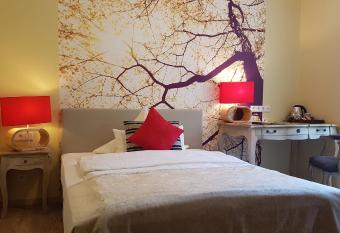 Hotel Villa Verde has Balcony rooms