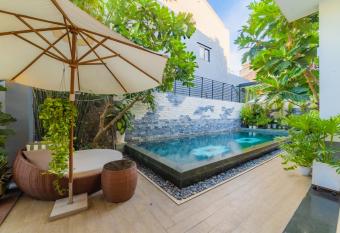 Puravida Villa Hoi An 2 allows 18 year olds to book a room