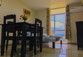 Gibzon s Invitation Suites near Mactan airport has Balcony rooms