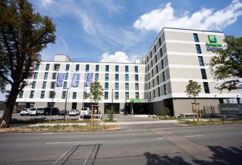 Holiday Inn Express - Darmstadt, an IHG Hotel allows 18 year olds to book a room