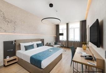 Hotel Vision allows 18 year olds to book a room