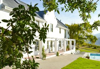 Maison Montagne allows 18 year olds to book a room