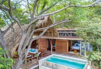 Morgan s Rock has Balcony rooms