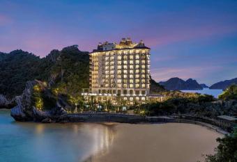 H  tel Perle d Orient Cat Ba - MGallery allows 18 year olds to book a room