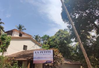 La Petite Guest House allows 18 year olds to book a room