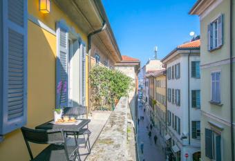 Downtown Como has Balcony rooms