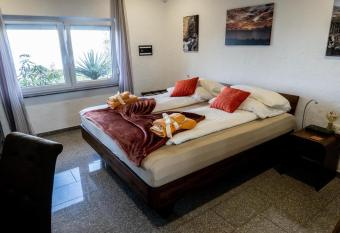 HRlos Piratas - Ferien Haus La Palma - GOOD WLAN !! allows 18 year olds to book a room