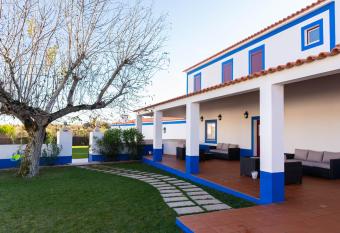 Tapada do Chafariz allows 18 year olds to book a room