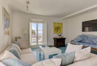 3 bedrooms appartement at Forte dei Marmi 100 m away from the beach with sea view furnished balcony and wifi has Balcony rooms