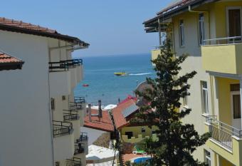 Delphin Apart Hotel has Balcony rooms