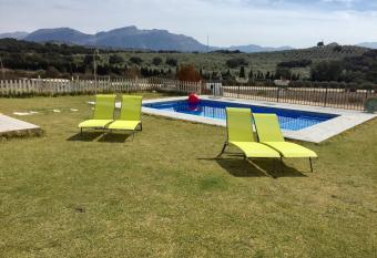 Casa rural La Carraca allows 18 year olds to book a room