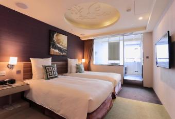 V-one Vogue Hotel allows 18 year olds to book a room